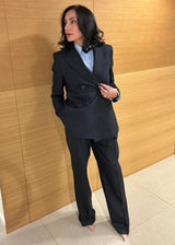 Americana azul marino con raya dipomática