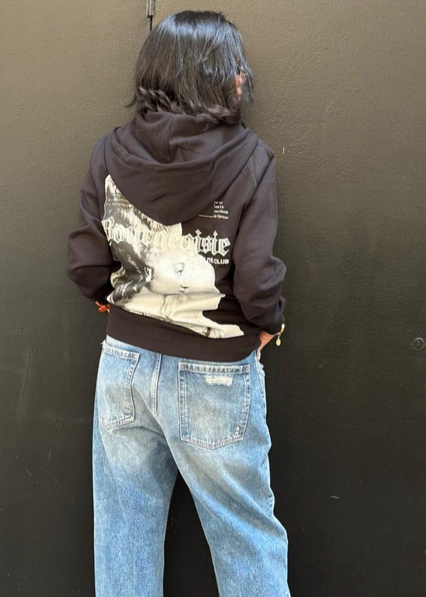Sudadera negra con cremallera