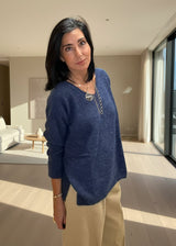 Jersey de pico azul oscuro over