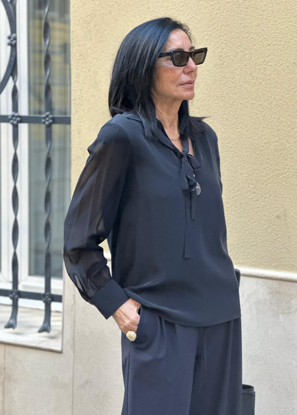 Camisa de seda negra