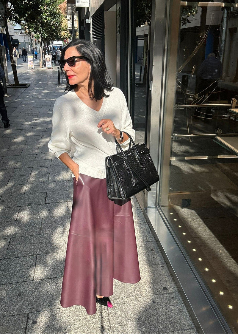 Falda midi efecto piel granate